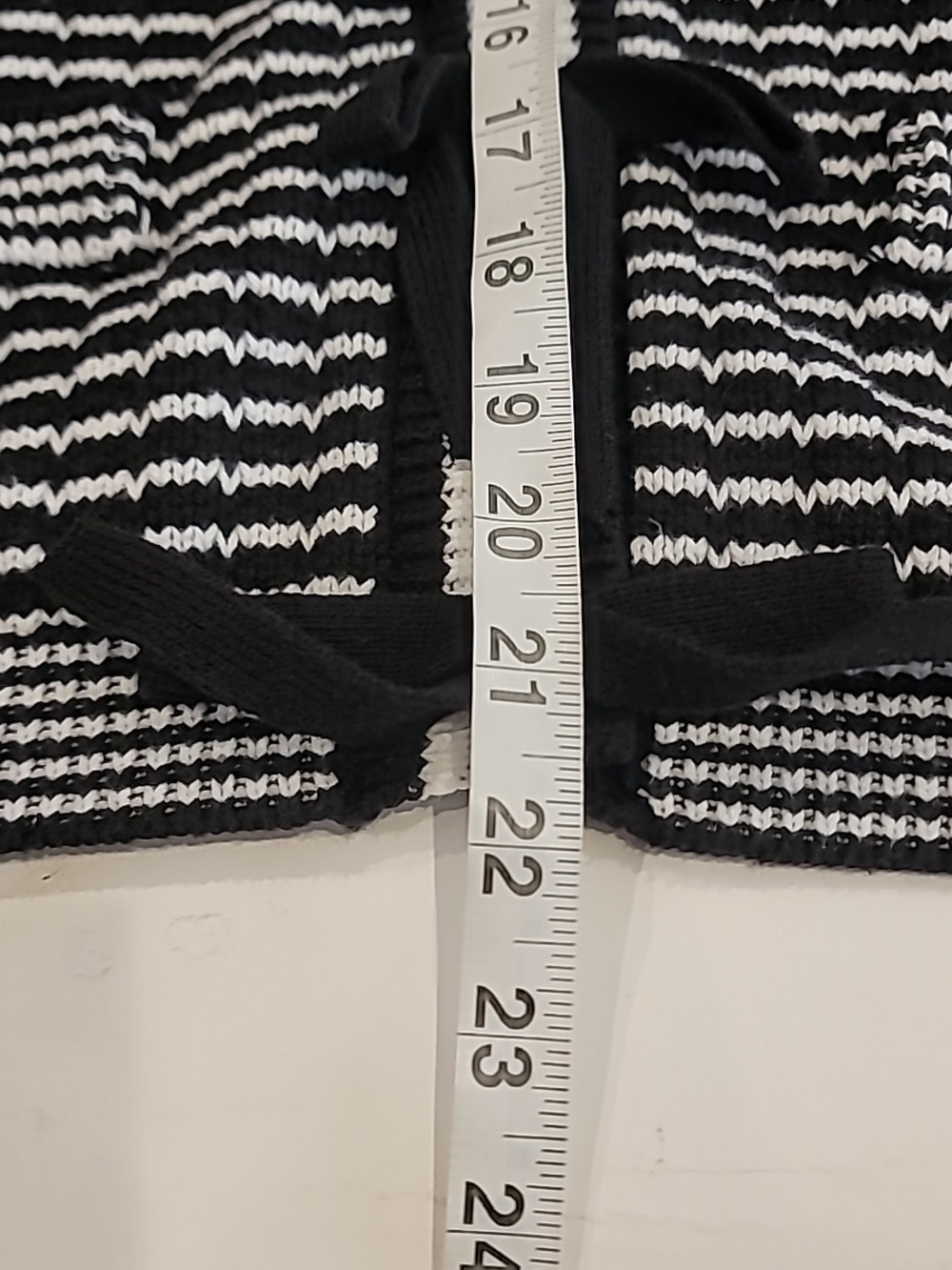 Nicole Miller Evening Cardigan Sweater Top Black White Large - Picture 11 of 14